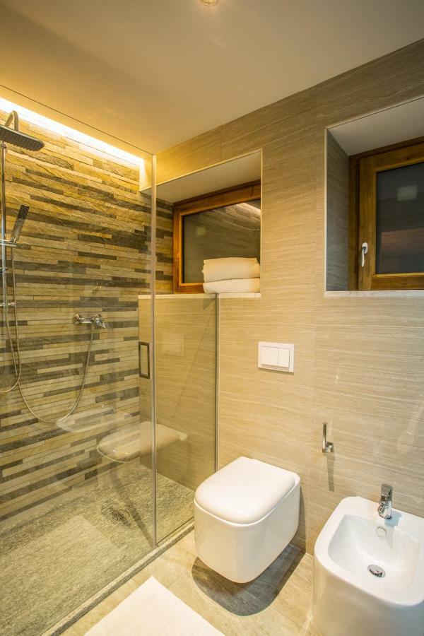 Alpine Rooms Guesthouse Breuil-Cervinia Bagian luar foto