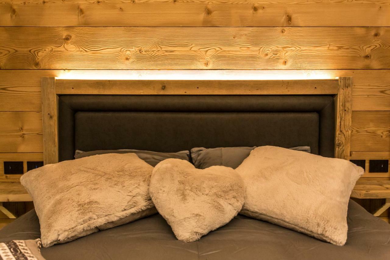 Alpine Rooms Guesthouse Breuil-Cervinia Bagian luar foto