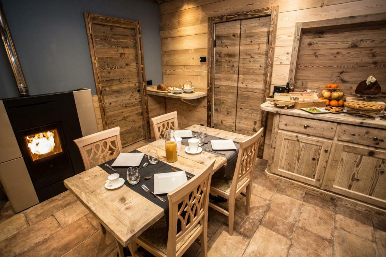 Alpine Rooms Guesthouse Breuil-Cervinia Bagian luar foto