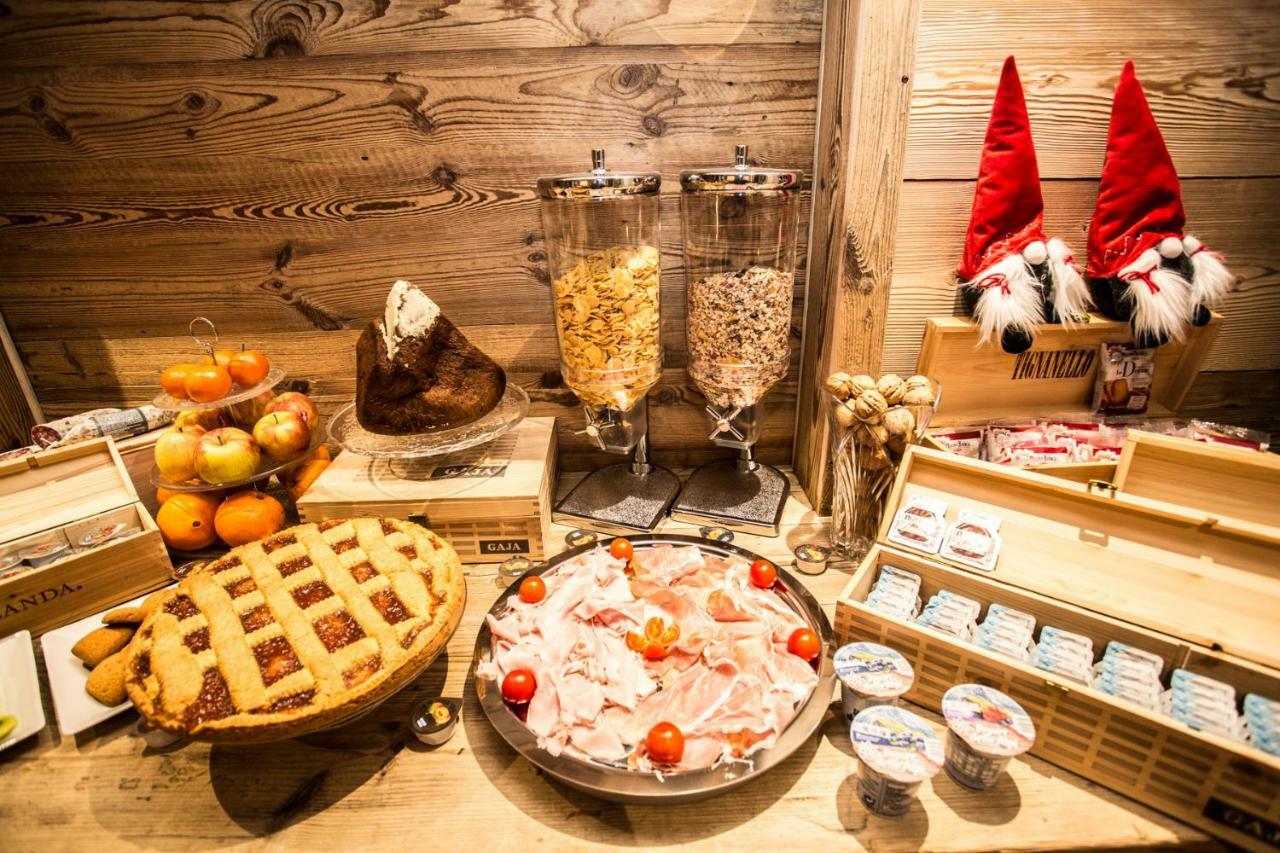 Alpine Rooms Guesthouse Breuil-Cervinia Bagian luar foto