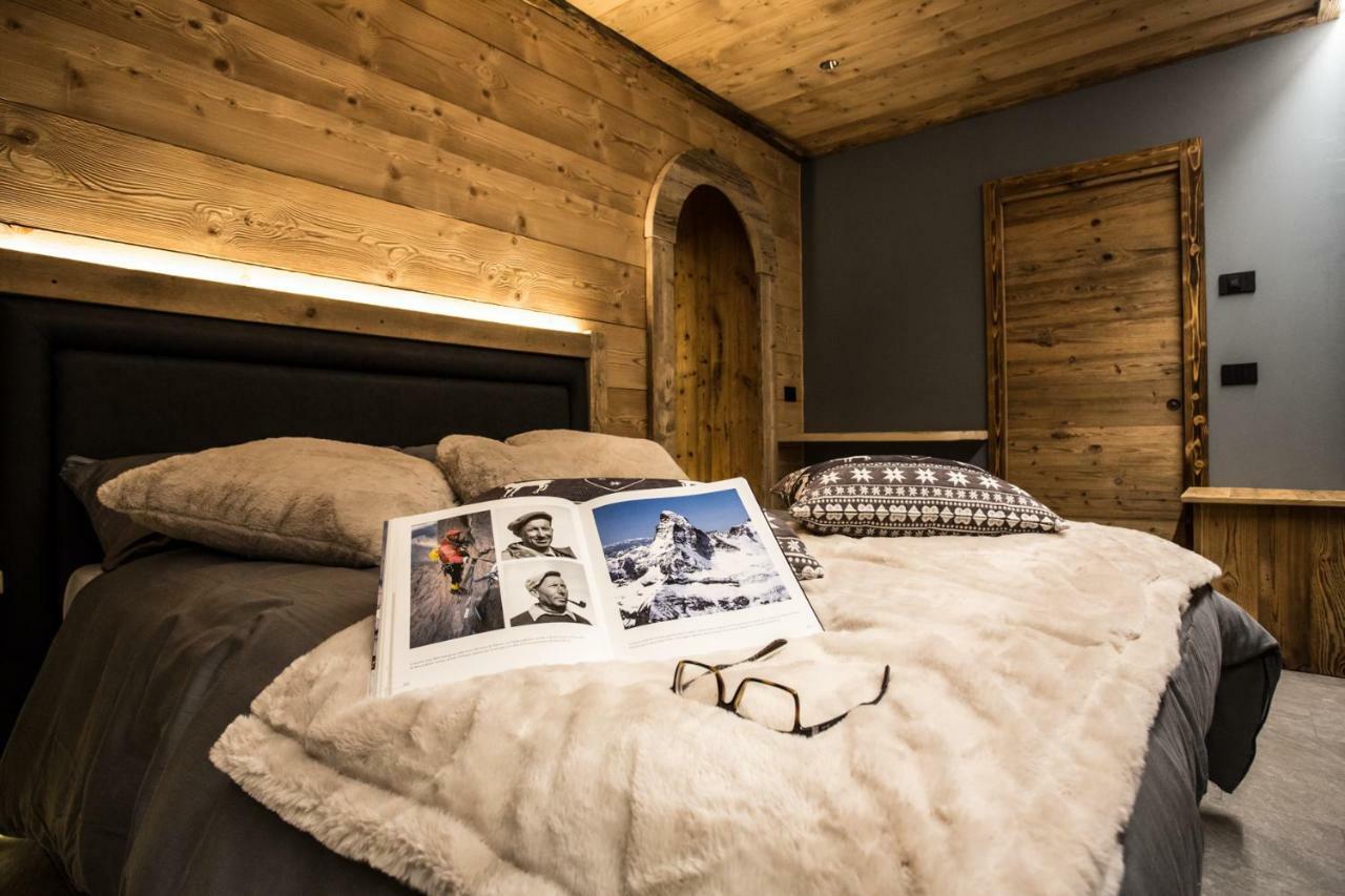 Alpine Rooms Guesthouse Breuil-Cervinia Bagian luar foto