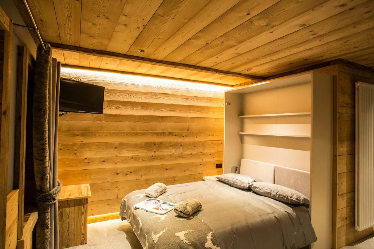 Alpine Rooms Guesthouse Breuil-Cervinia Bagian luar foto