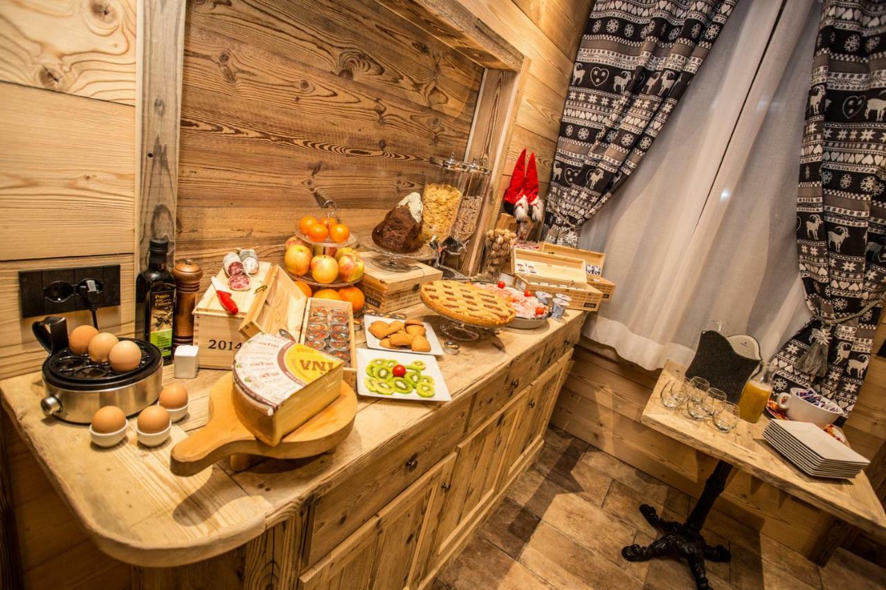 Alpine Rooms Guesthouse Breuil-Cervinia Bagian luar foto