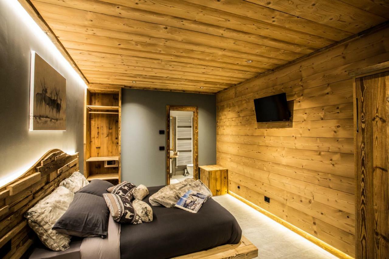 Alpine Rooms Guesthouse Breuil-Cervinia Bagian luar foto