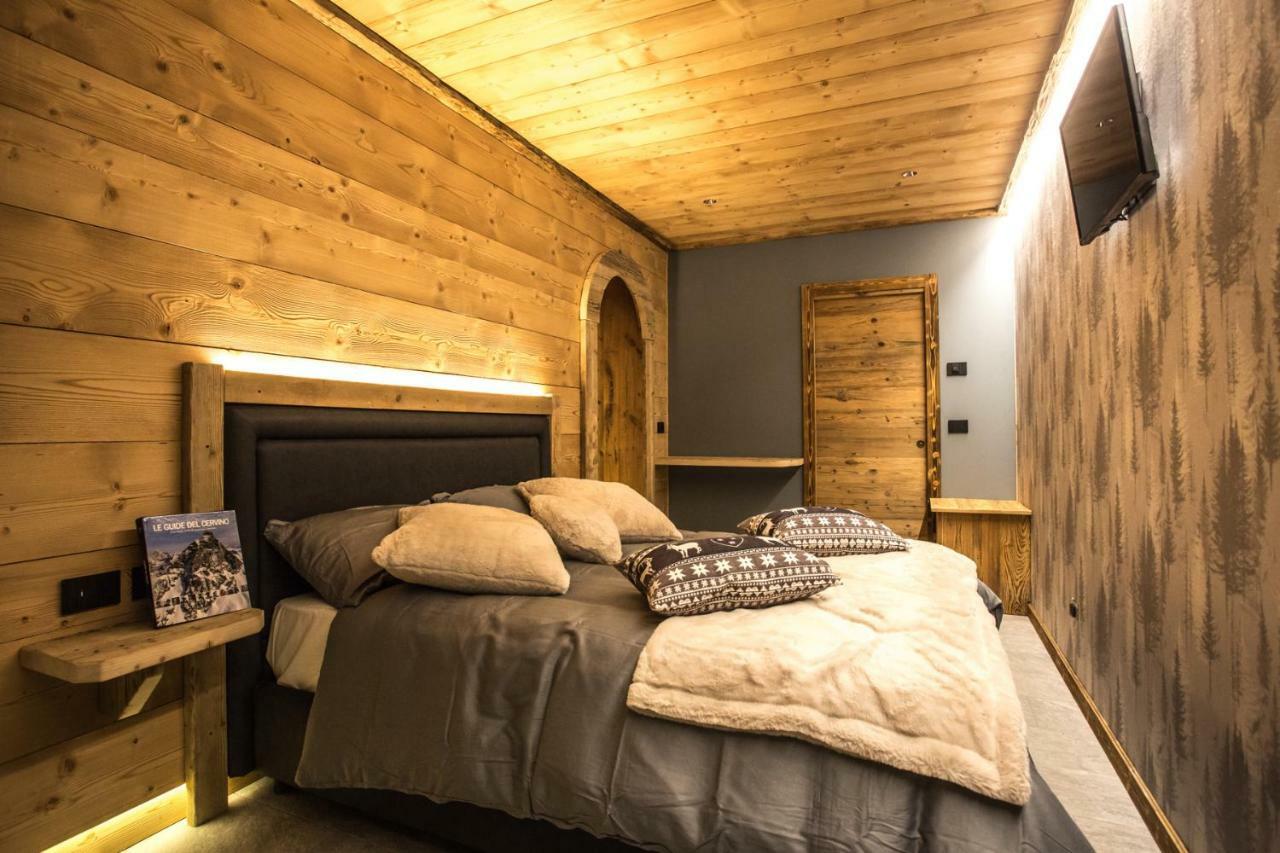 Alpine Rooms Guesthouse Breuil-Cervinia Bagian luar foto