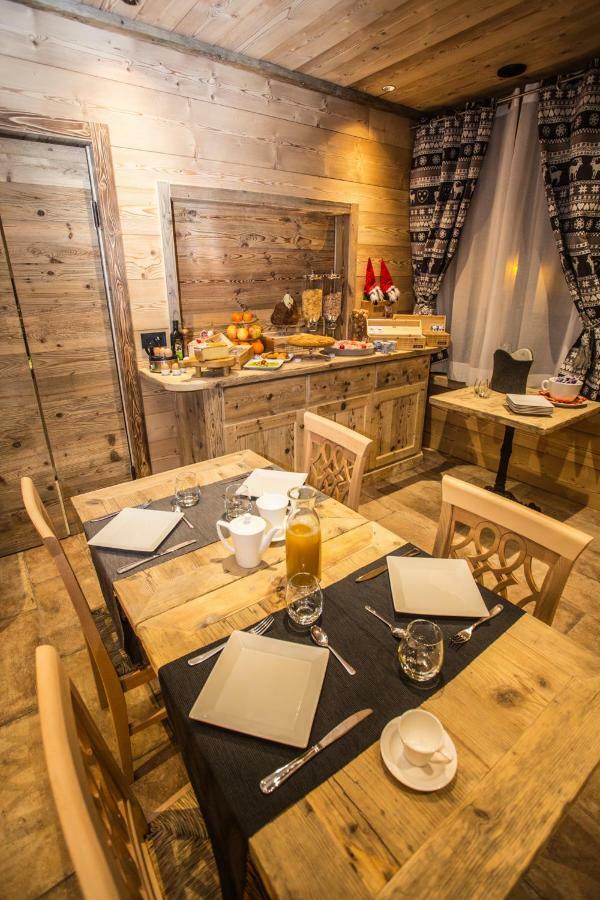 Alpine Rooms Guesthouse Breuil-Cervinia Bagian luar foto