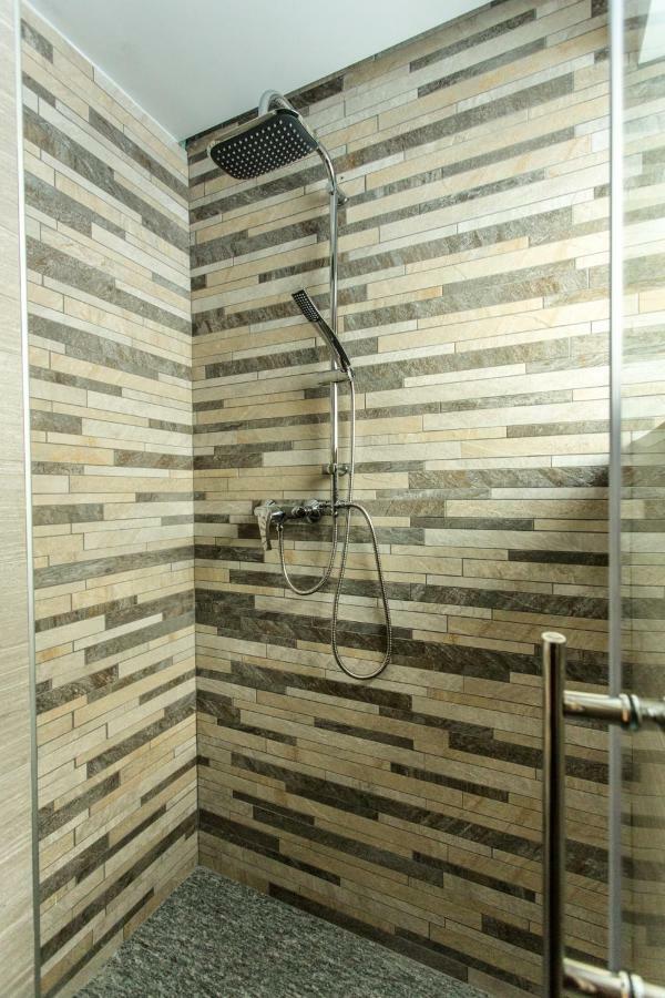 Alpine Rooms Guesthouse Breuil-Cervinia Bagian luar foto