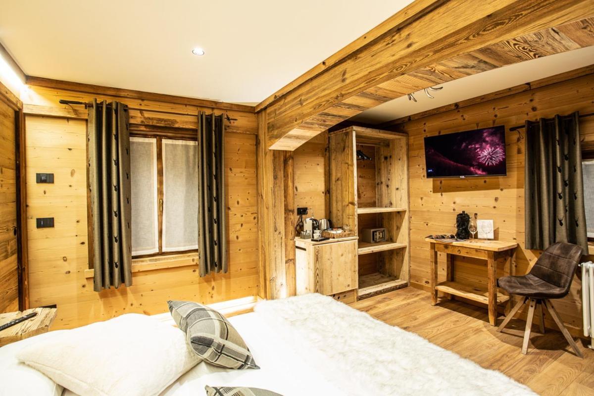 Alpine Rooms Guesthouse Breuil-Cervinia Bagian luar foto