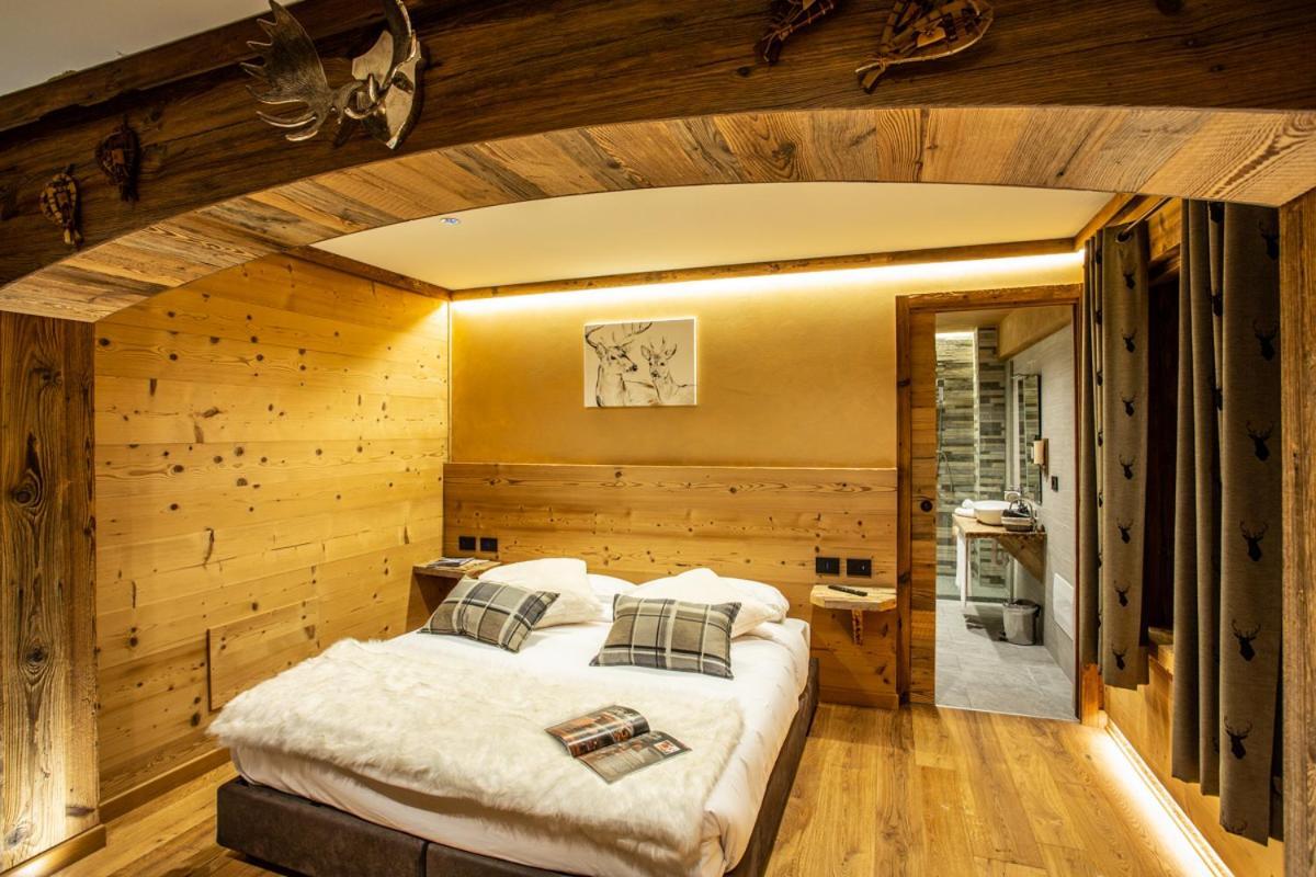 Alpine Rooms Guesthouse Breuil-Cervinia Bagian luar foto