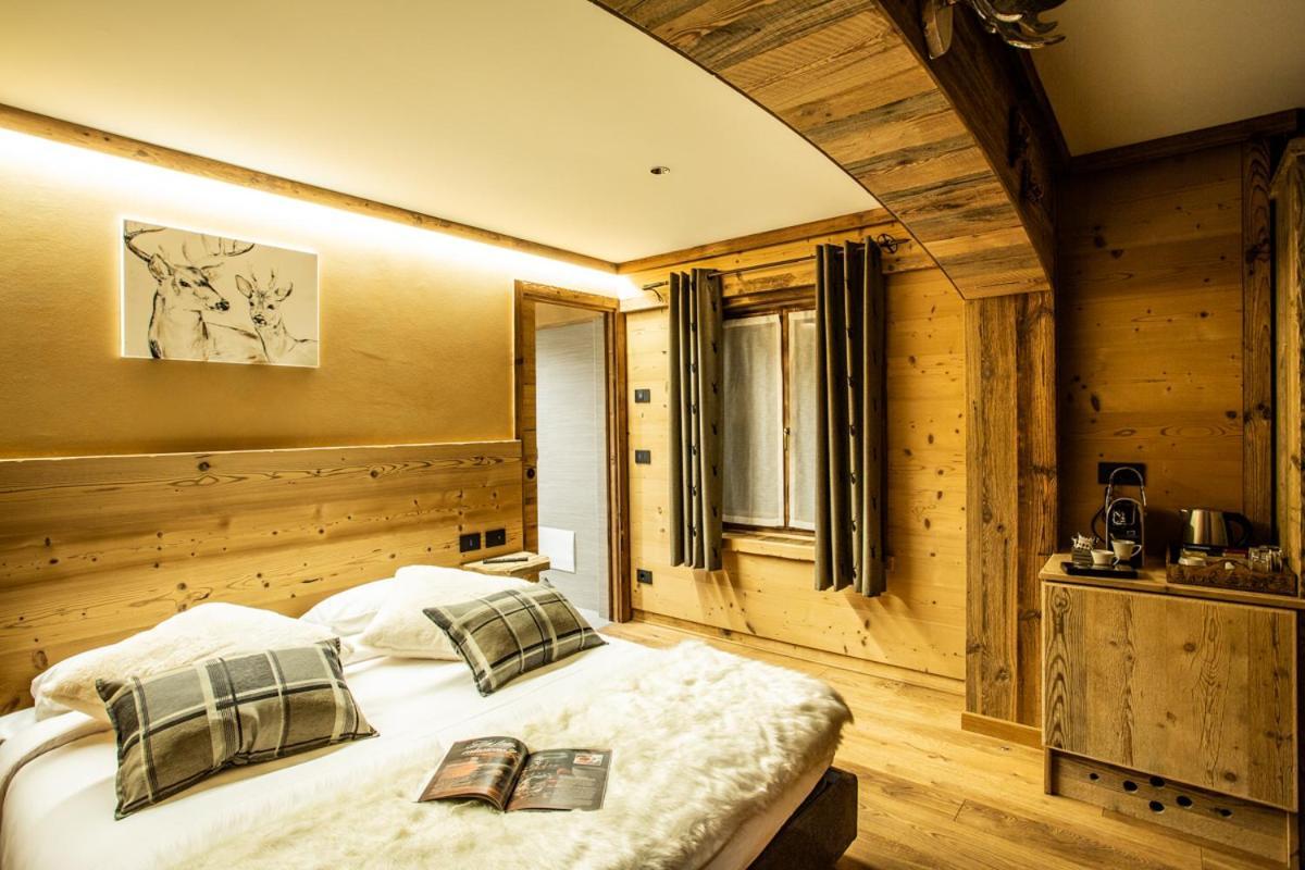 Alpine Rooms Guesthouse Breuil-Cervinia Bagian luar foto